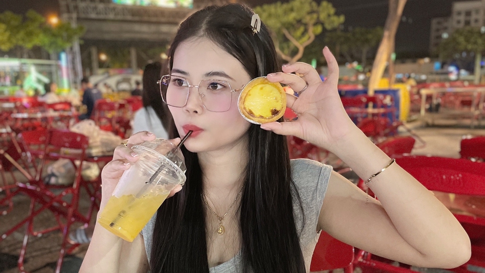 รับเป็นเพื่อนเที่ยว ดูหนัง ร้องเกะ กินข้าว บริการยอดเยี่ยม
คุยเก่ง เฟรนลี่พูดมากชิวๆง่ายๆ ขอบคุณจั๊บ