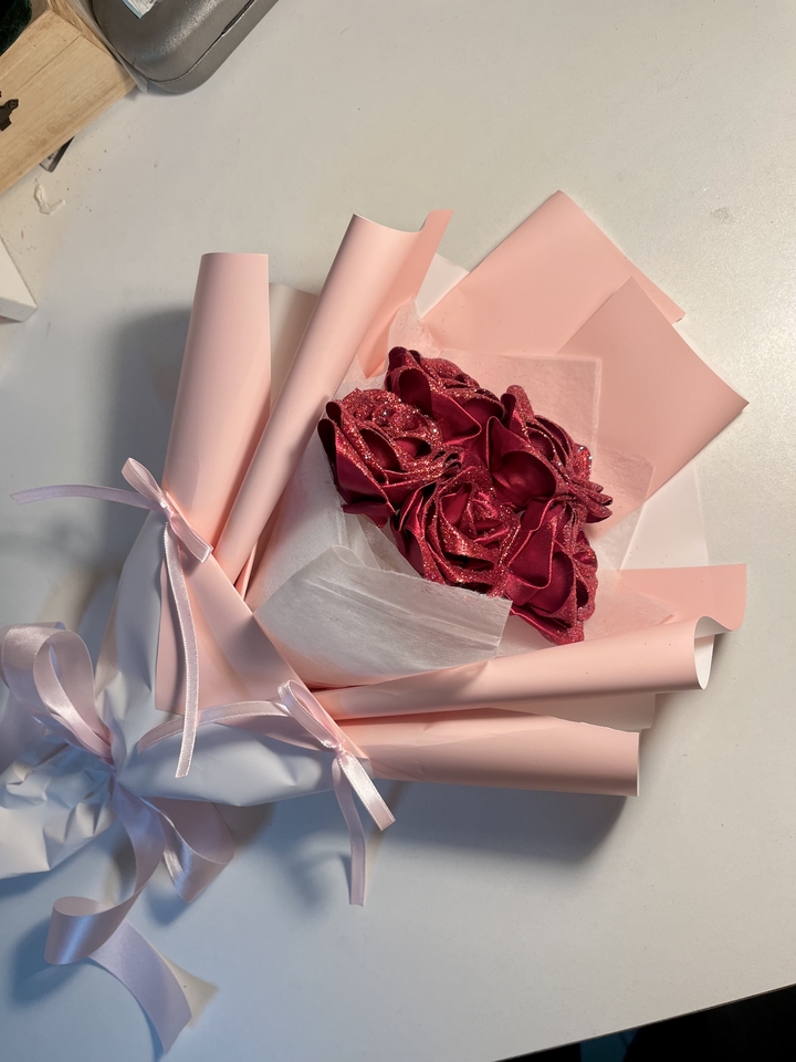 รับจัดดอกไม้ - ช่อกุหลาบกลิตเตอร์ 🌟 - 6