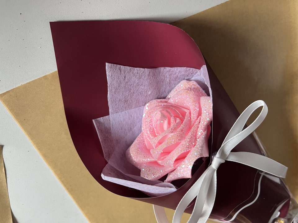 รับจัดดอกไม้ - ช่อกุหลาบกลิตเตอร์ 🌟 - 8