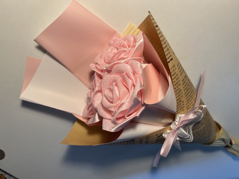 รับจัดดอกไม้ - ช่อกุหลาบกลิตเตอร์ 🌟 - 4