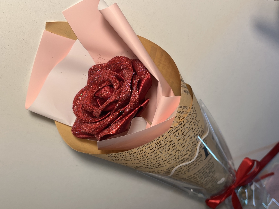 รับจัดดอกไม้ - ช่อกุหลาบกลิตเตอร์ 🌟 - 2