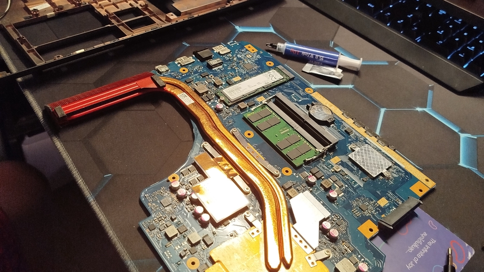 รับซ่อมอาการไม่หนักมาก เช่น เปลี่ยนแบต , จอ , ซิลิโคนระบายความร้อน ทุกอาการที่ไม่ช็อตลงบอร์ด