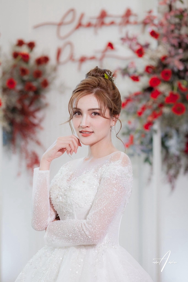 ช่างแต่งหน้าเจ้าสาว แต่งหน้าทำผมเจ้าสาวสวยหวานสไตล์เกาหลี