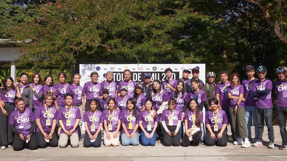 Bilingual hospitality staff providing professional support for international guests at events.