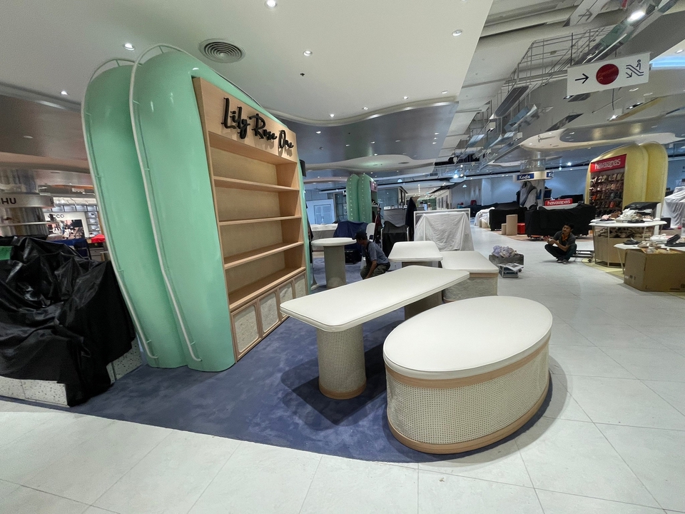 ผู้รับเหมาตกแต่งภายใน งานต่อเติมร้านค้า  รีโนเวท  Lily Rose Dew