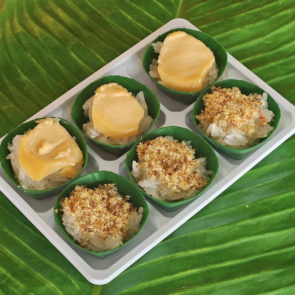 ข้าวเหนียวหน้าสังขยา หน้าปลา สำหรับถวายพระ