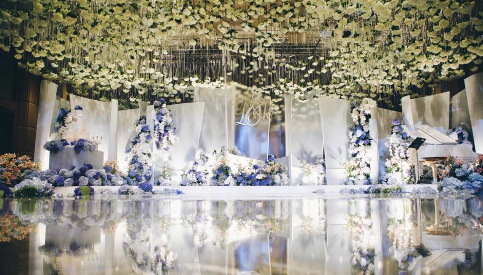 รับจัดงานอีเว้นท์หรู บูธดอกไม้สวยงาม ตกแต่งงานแต่ง