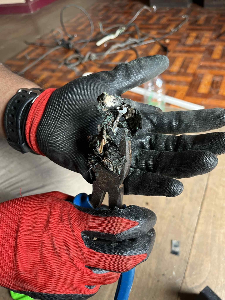 ช่างไฟฟ้าซ่อมสายไฟไหม้ สายไฟชำรุด รับเหมาไฟฟ้า