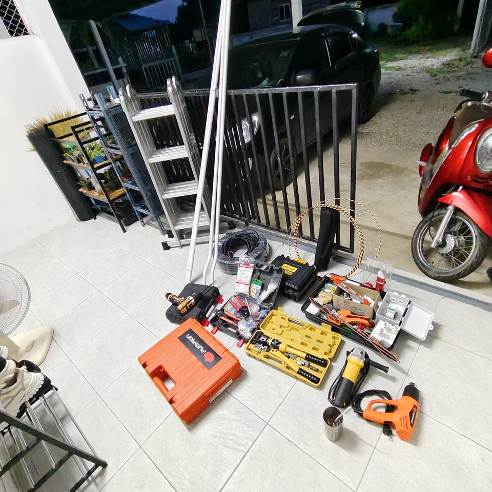 ช่างไฟฟ้ารับเหมาเดินสายไฟฟ้าพร้อมอุปกรณ์ครบครัน