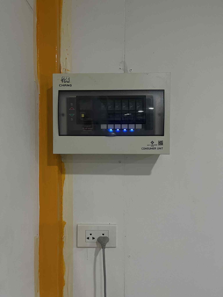 หาช่างไฟฟ้า ตู้ไฟฟ้าและปลั๊กไฟ ช่างไฟฟ้าภายในบ้าน