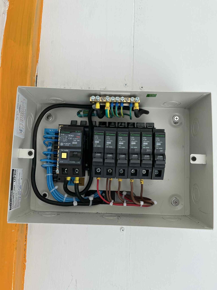 รับเหมาไฟฟ้า เดินสายไฟ บ้าน ระบบไฟฟ้าครบวงจร ช่างไฟฟ้า