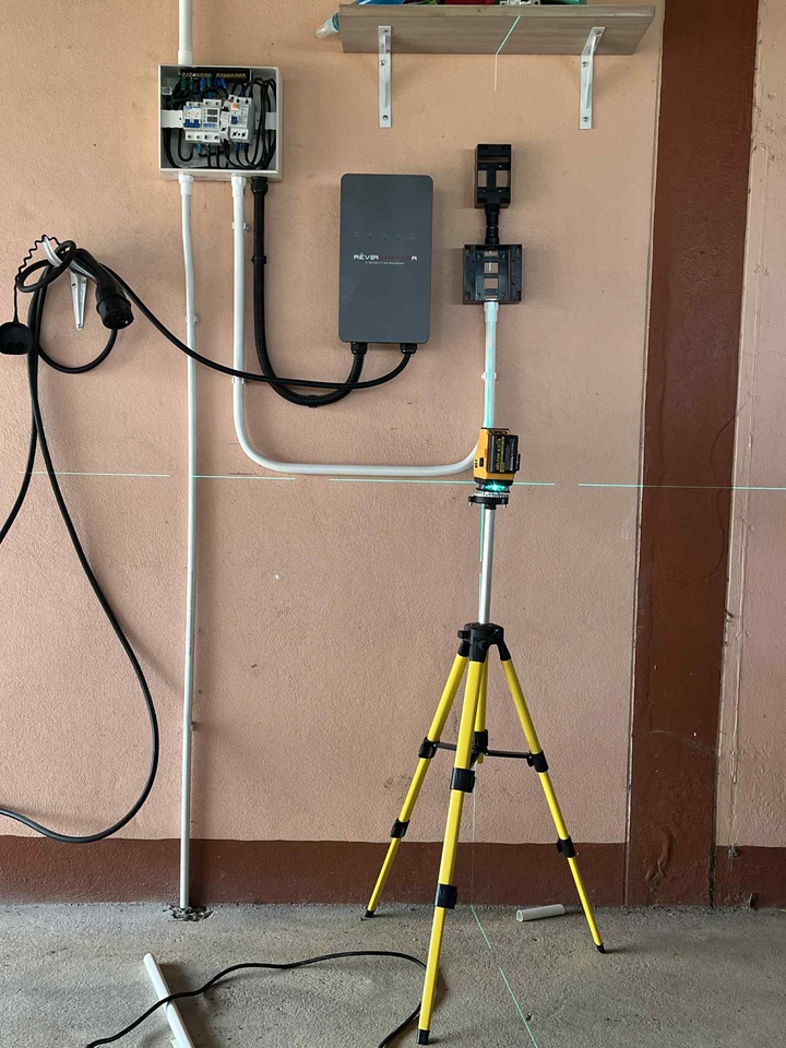 ช่างไฟฟ้าติดตั้งระบบไฟฟ้าโซลาร์เซลล์ รับเหมาไฟฟ้า