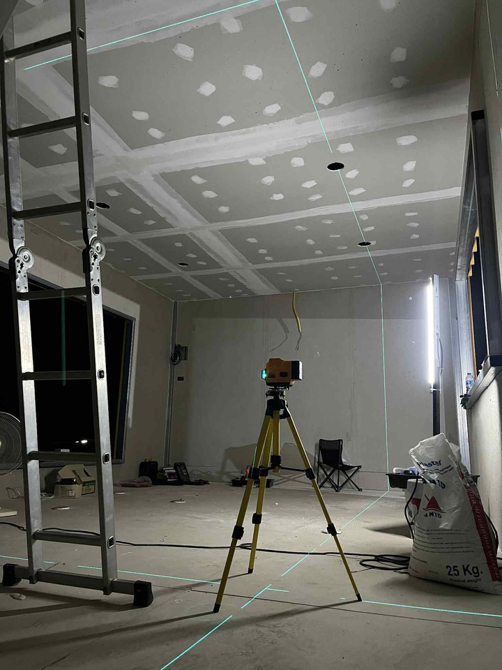 รับเดินสายไฟภายในบ้านด้วยเลเซอร์วัดระดับ ช่างไฟฟ้ามืออาชีพ