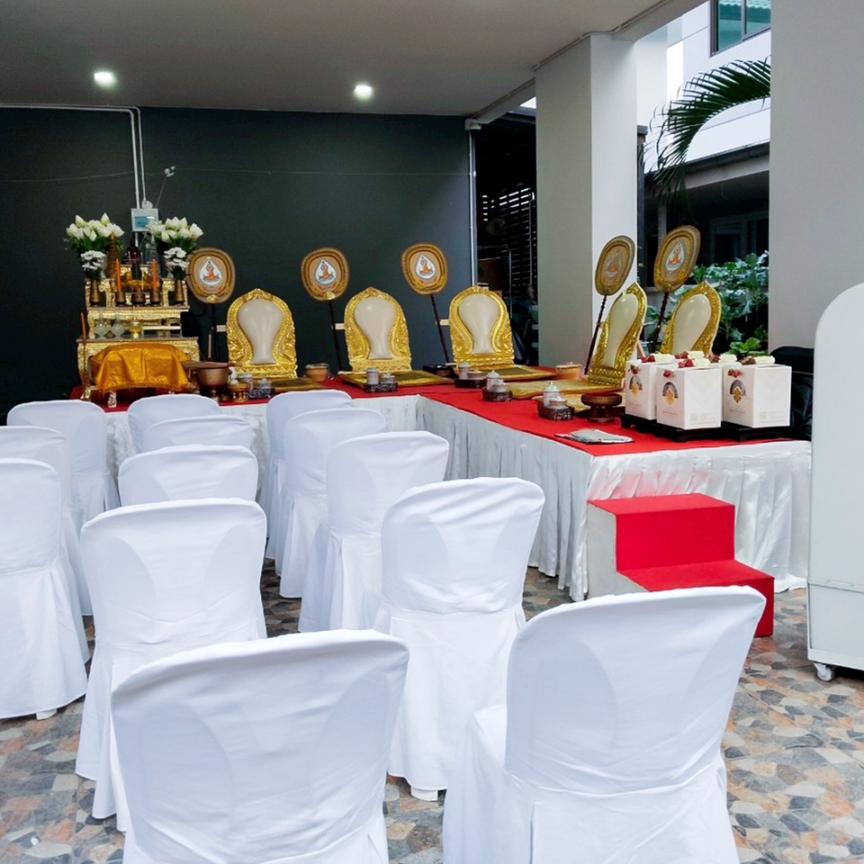รับจัดงานขึ้นบ้านใหม่ พร้อมโต๊ะเก้าอี้ พิธีสงฆ์
