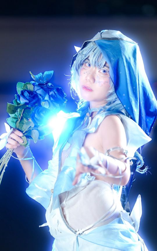 นางแบบมือสวย หานางแบบเสื้อผ้าแฟชั่น ถ่ายแบบมืออาชีพ