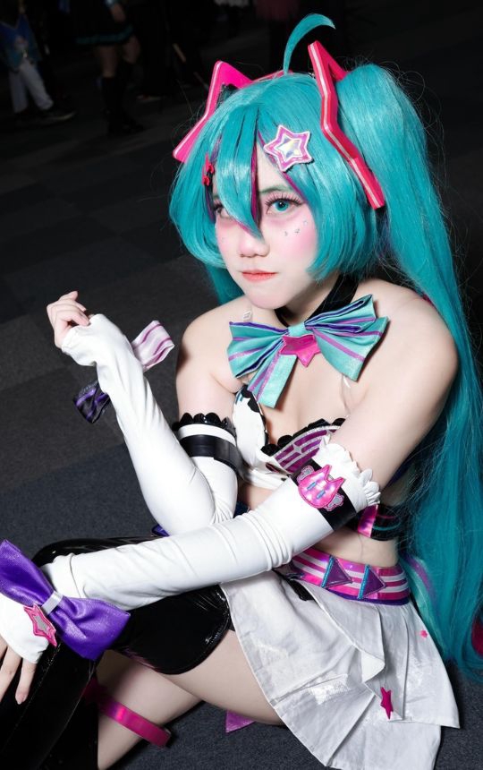 นางแบบมือสวย หานางแบบเสื้อผ้า ถ่ายแบบคอสเพลย์ กรุงเทพ