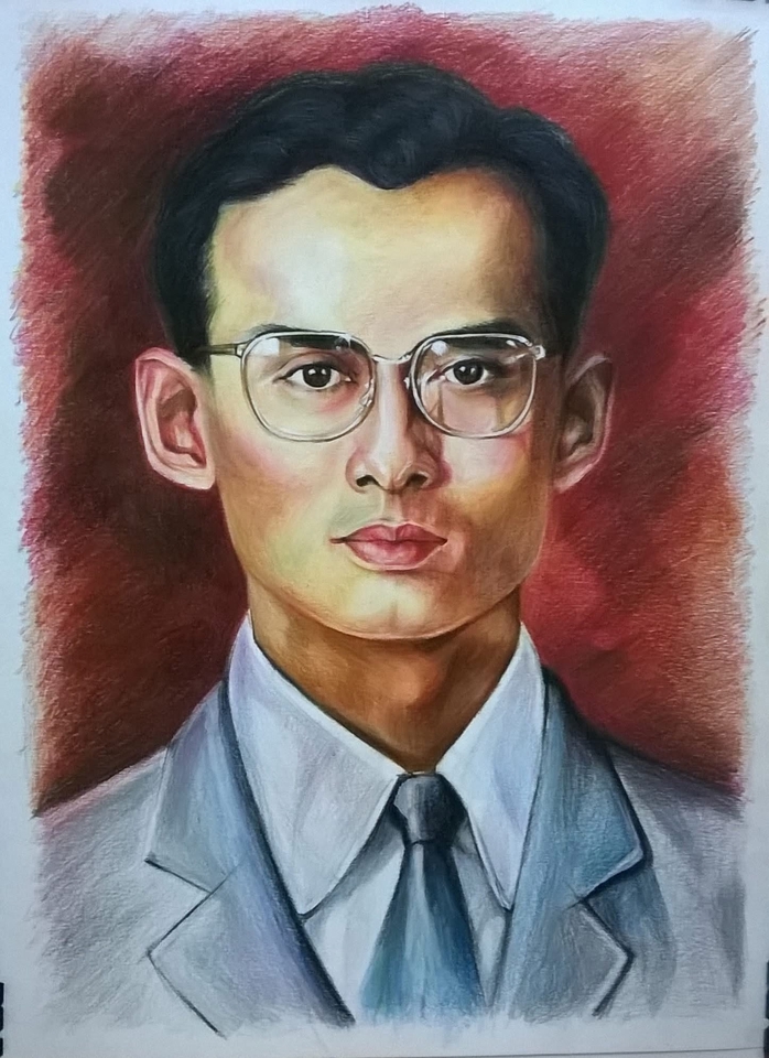 รับวาดภาพเหมือนสีเทียน พระบรมรูปทรงเครื่องแบบ