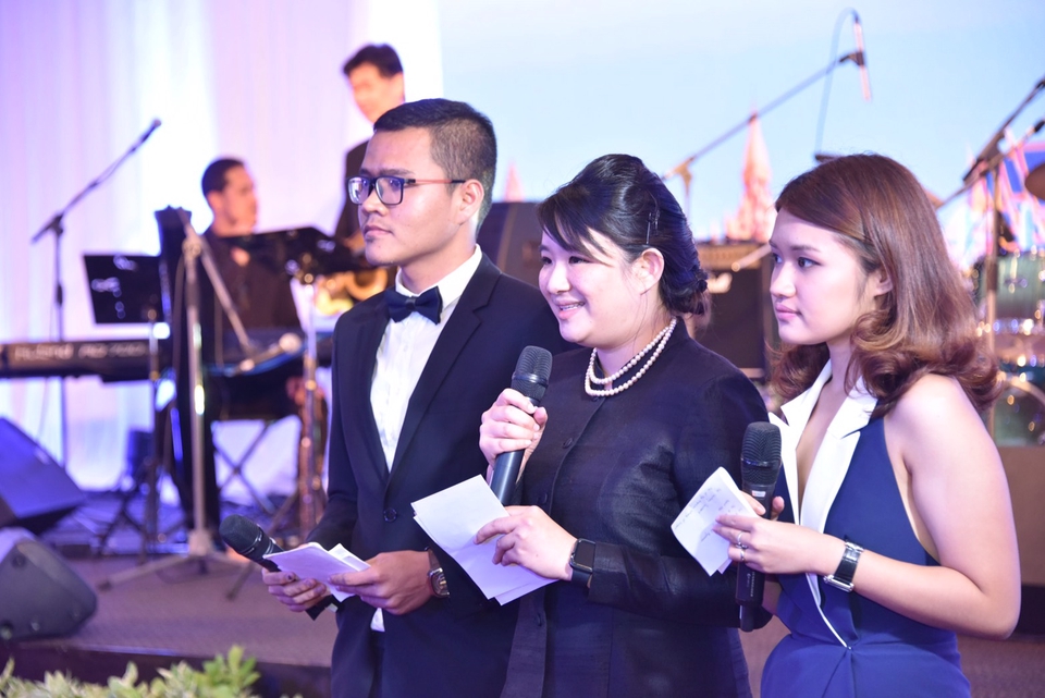 MC for Medical/Surgeon Conference running all the ceremony in English with guest from worldwide.