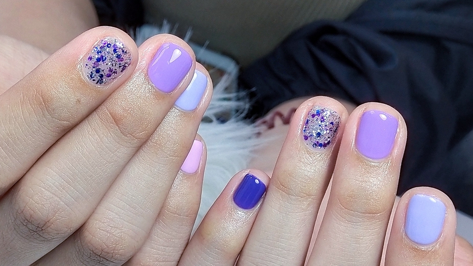 บริการทำเล็บที่บ้านสีม่วงหวาน ทาเล็บเจลสวยๆ