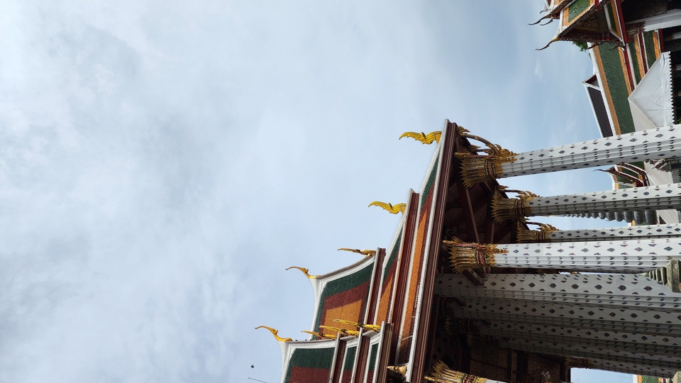 มุมหนึ่งของวัดอรุณ ที่เที่ยวยอดฮิตของลูกค้าช่วงนี้