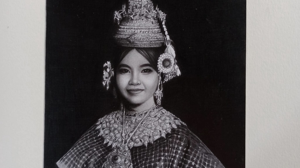 รับวาดภาพเหมือน วาดภาพเหมือนในรูปแบบการ์ตูน ภาพวาดเหมือนผู้หญิงใส่ชุดไทยสวยงาม