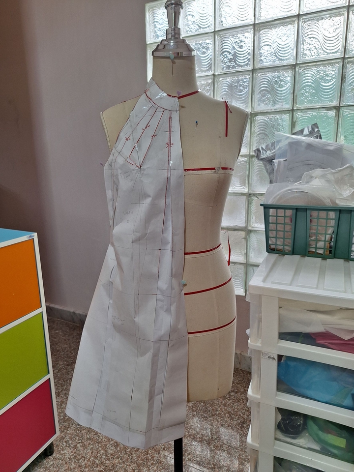 รับทำแพทเทิร์นเสื้อผ้า ออกแบบชุดเดรส