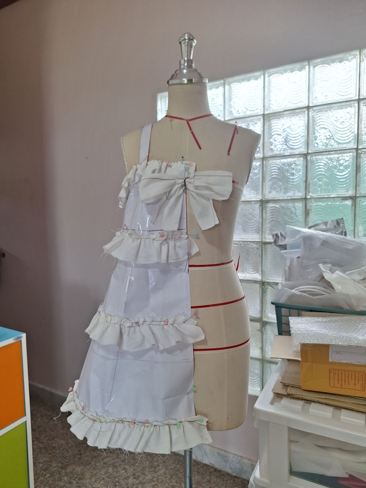 ออกแบบชุดเดรสผ้าลูกไม้ แบบตัดเย็บ งานฝีมือ