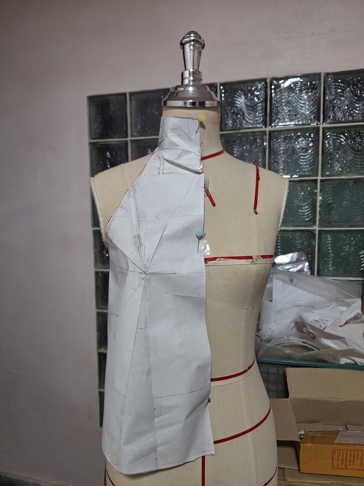 รับออกแบบแพทเทิร์นเสื้อผ้า ตัดเย็บเสื้อผ้า