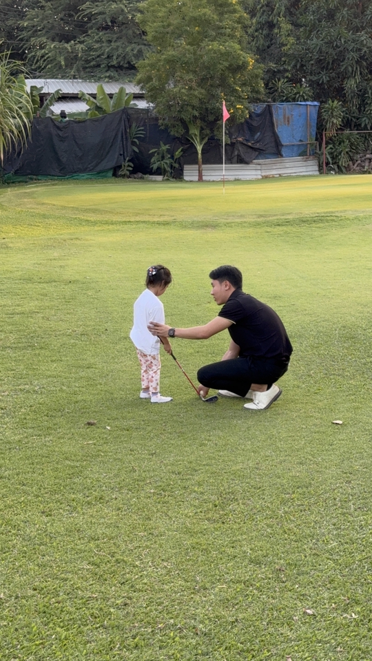 เรียนตีกอล์ฟเด็กเล็ก ครูสอนตีกอล์ฟมืออาชีพ