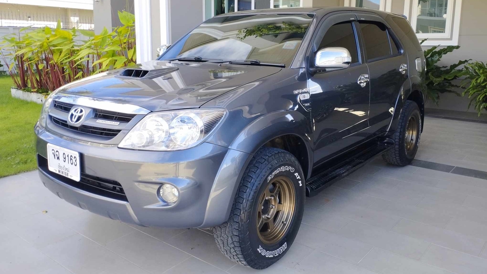 Fortuner 4*4 ดันดอย ปลอดภัย สบายใจ