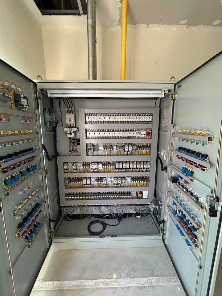 รับเหมาไฟฟ้า เดินสายไฟฟ้า ระบบไฟฟ้าครบวงจร  ช่างไฟฟ้าชำนาญ