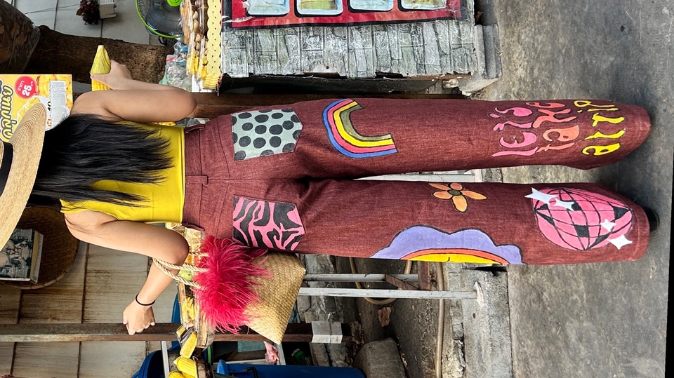 รับทำของขวัญแฮนเมด กางเกงยีนส์เพ้นท์ลายน่ารัก