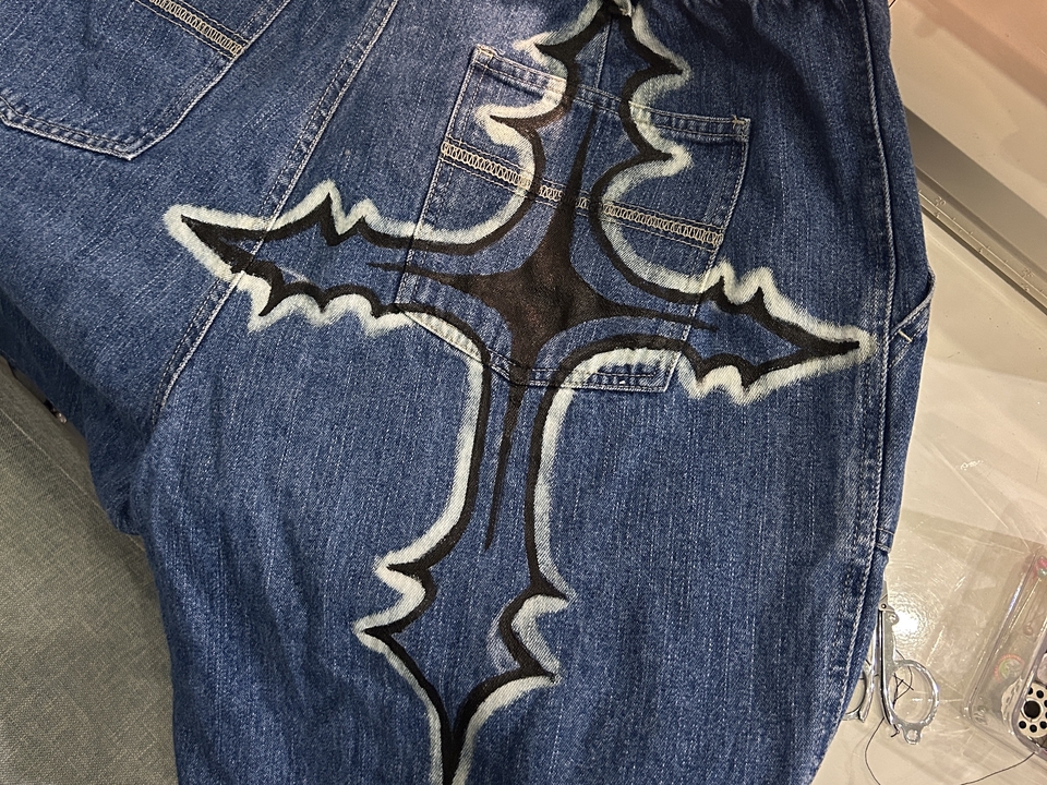 รับทำของขวัญแฮนเมด กางเกงยีนส์วินเทจลายไม้กางเขน