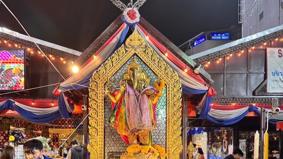 รับจ้างไหว้พระขอพรองค์พระพิฆเนศสี่แยกห้วยขวางค่ะ