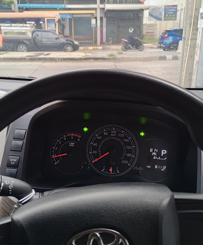 จ้างคนขับรถรายวัน บริการคนขับรถส่วนตัว ราคาประหยัด