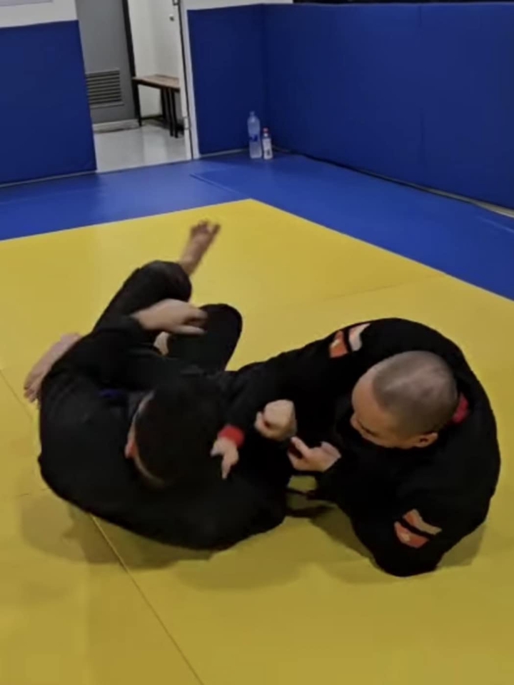 เรียนกีฬาอื่นๆ - รับสอนบราซิลเลียนยิวยิตสู (อังกฤษ: Brazillian jiu-jitsu /BJJ) - 3