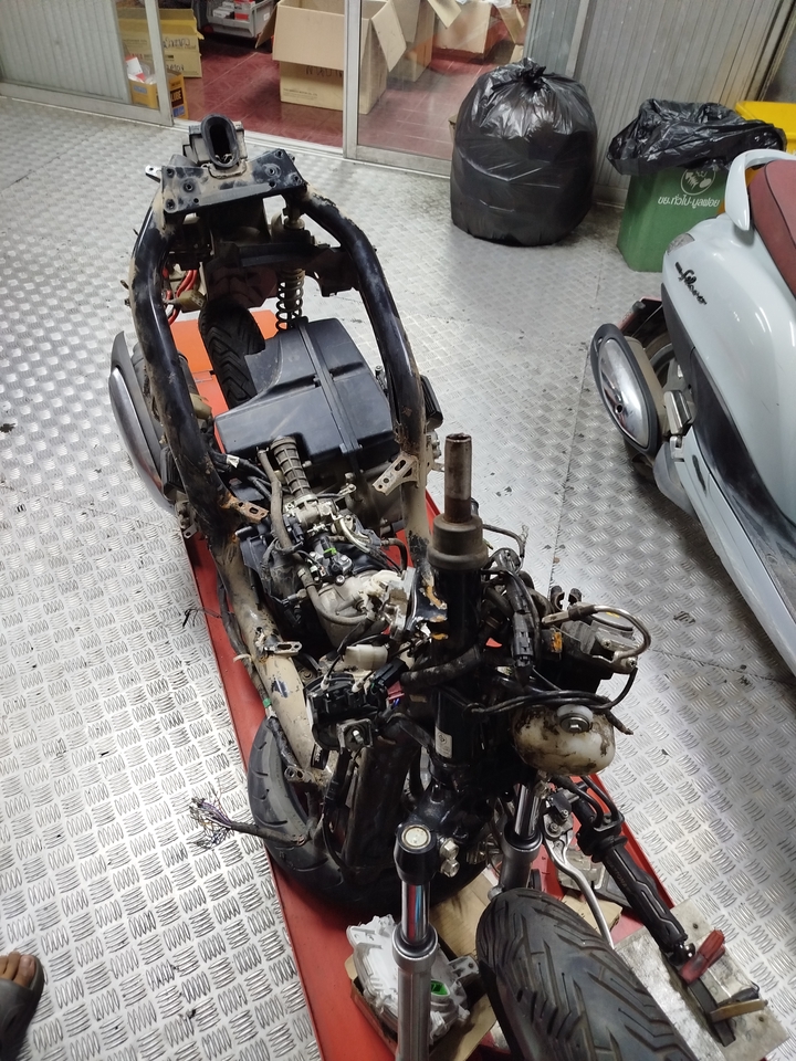 ซ่อมมอเตอร์ไซค์ - รับปรึกษาประเมินอาการ , ราคาชนซ่อมหนัก YAMAHA - 4