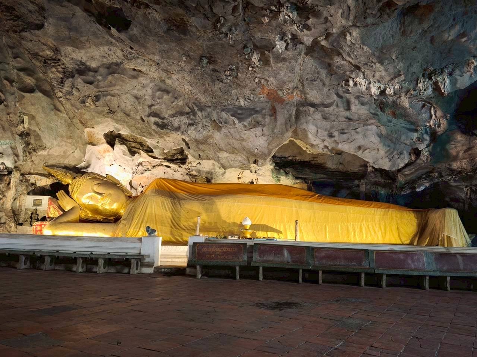 ถ้ำเขาหลวง เพชรบุรี