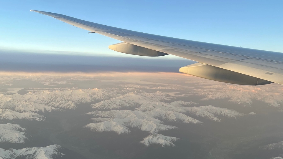 ถ่ายรูป / วิดิโอ จากวิวริมหน้าต่างเครื่องบิน
ให้ฟีลนักท่องเที่ยว คนไปตปทบ่อย
ลงโซเชี่ยล / ทำคอนเท้น