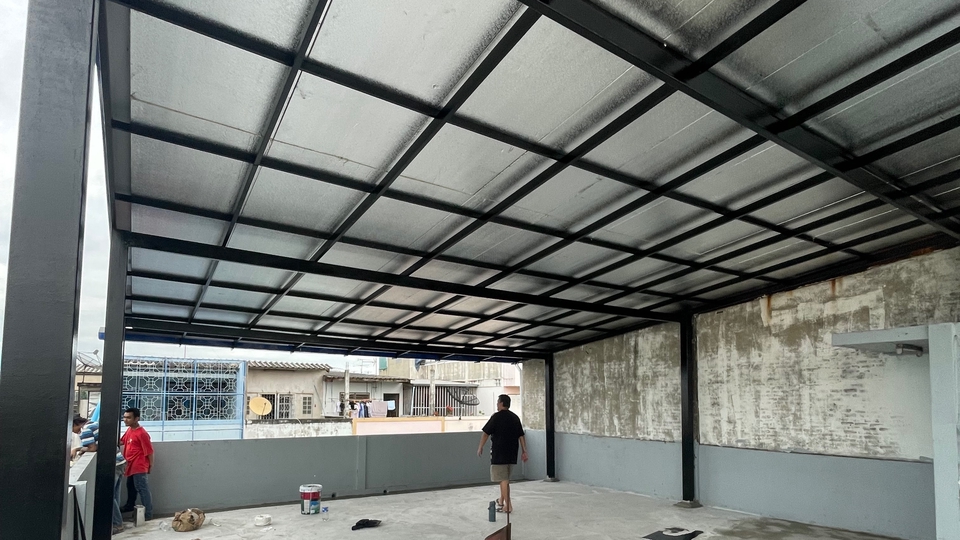 รับเหมาก่อสร้างต่อเติมหลังคาโครงเหล็ก ออกแบบติดตั้งหลังคาเมทัลชีท กันแดดกันฝน