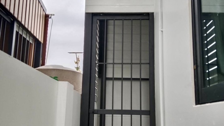 ผู้รับเหมาก่อสร้าง ต่อเติมบ้าน ติดตั้งประตูเหล็ก ระบบความปลอดภัย