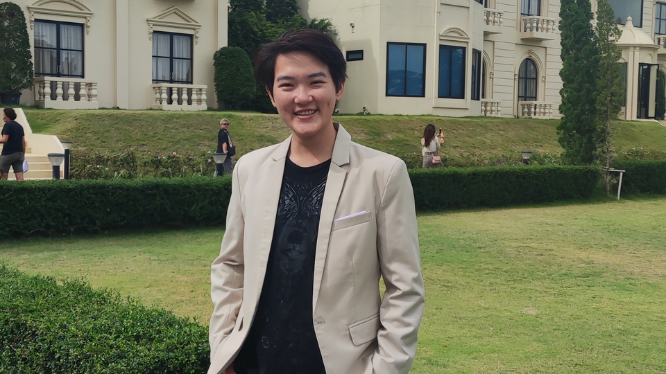 ลิงค์ผลงานไม่ค่อยมี มีแต่ลิงค์ผลงานการแสดง ที่เป็นนักแสดงสมทบนิดหน่อย (อยู่ท้ายๆคลิปที่แนบไว้)