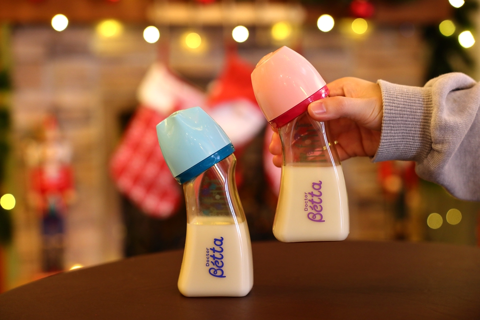 ถ่ายภาพสินค้า อาหาร อื่นๆ ทั้งฉากขาวสำหรับไดคัทและฉากตกแต่ง มีพรอพประกอบ