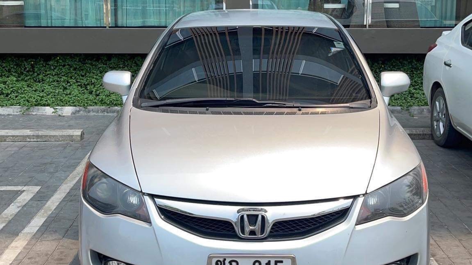 จ้างคนขับรถส่วนตัว  บริการคนขับรถรายวัน  รถหรู  คนขับรถมืออาชีพ