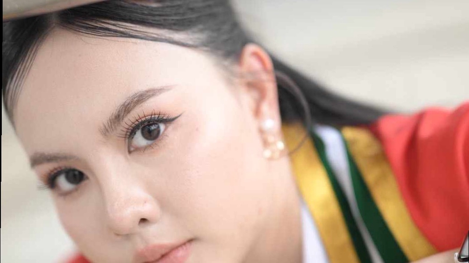 ช่างแต่งหน้ารับปริญญา แต่งหน้าสวยใส ธรรมชาติ