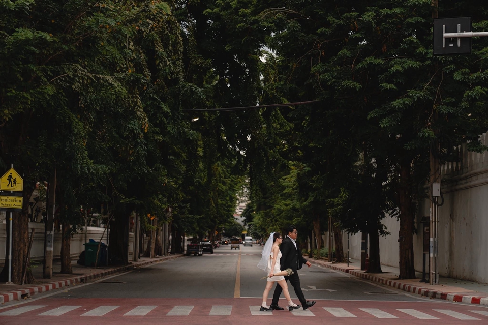 รับถ่ายภาพพรีเวดดิ้งคู่รักกลางกรุงเทพฯ ช่างภาพมืออาชีพ
