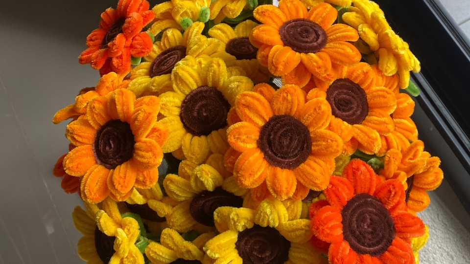 ดอกทานตะวันจากลวดกำมะหยี่