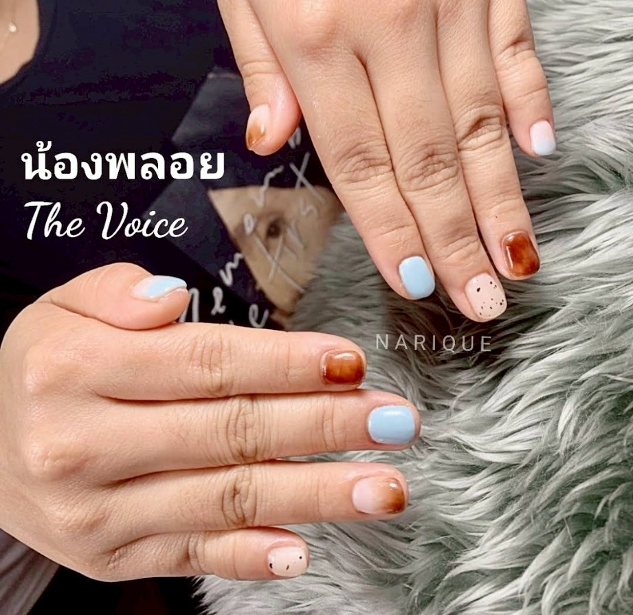 บริการทำเล็บที่บ้าน สีน้ำตาลอ่อนฟ้า