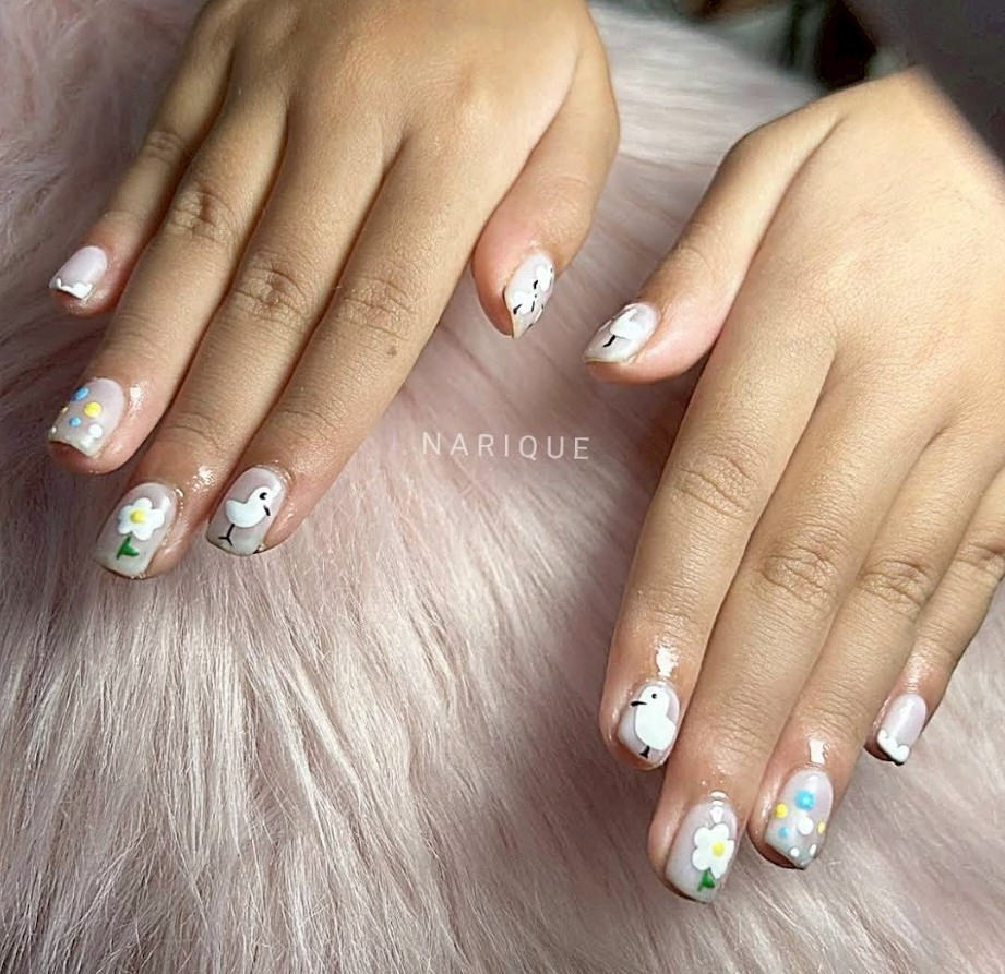 บริการทำเล็บที่บ้าน ลายดอกไม้และนกน่ารัก