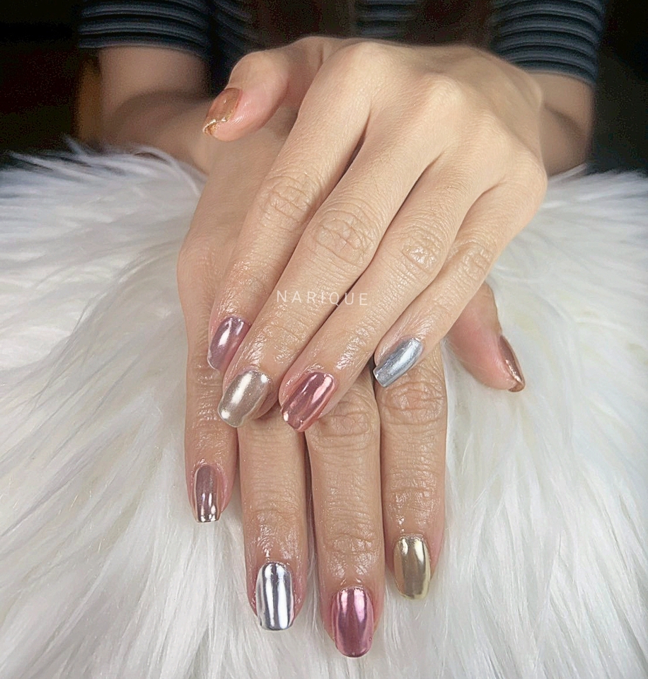 บริการทำเล็บที่บ้าน เจลเงาสีเมทัลลิคสวยหรู